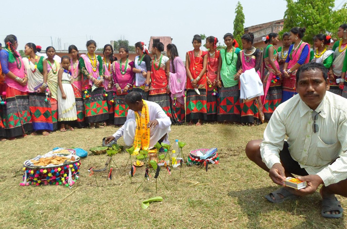 Tharu Woman Festive- Chirai Bhajahar 03