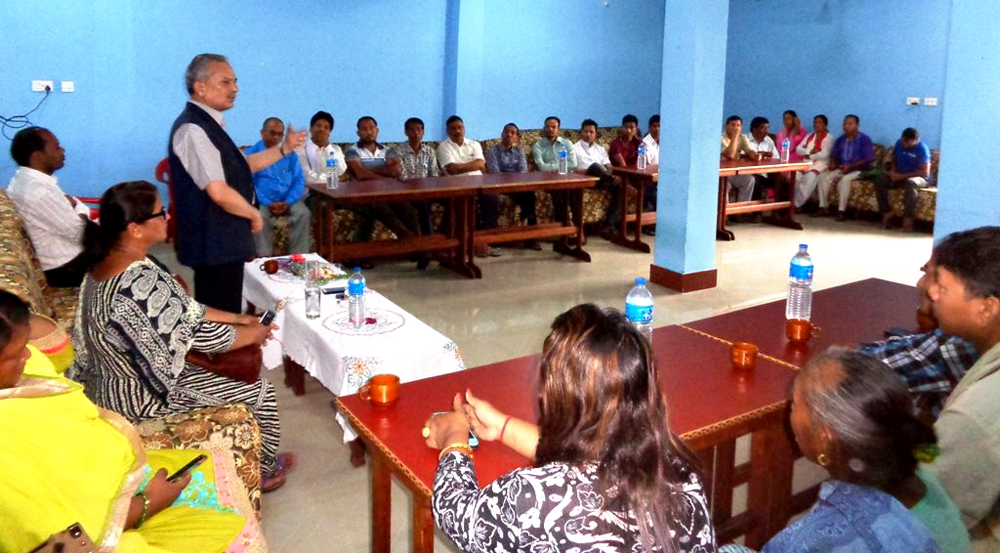 ‘थारुलाई रौं पनि दिन्न’ भन्ने शेरबहादुर देउवासँग प्रतिवाद गरेँ : बाबुराम भट्टराई