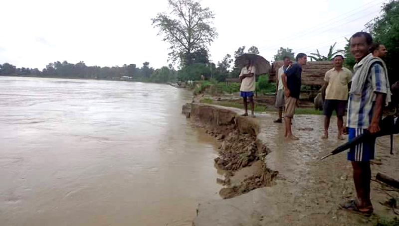 कान्द्रा नदी गाउँ पस्ने खतरा