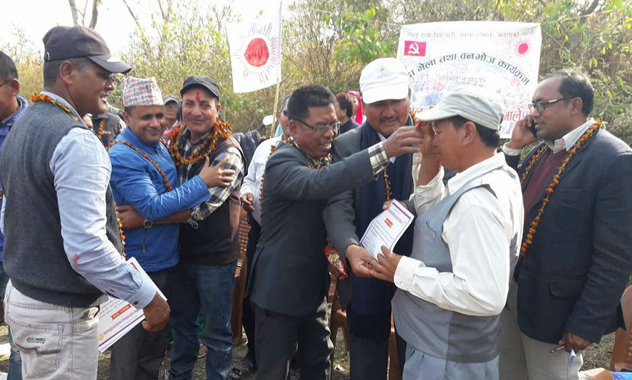 एमाले सांसद् चौधरीको प्रश्न- ‘मधेसको नाममा राजनीति गर्नेले मधेसीको जनताको समृद्धिमा चासो दिनुपर्दैन?