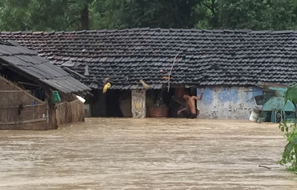 बबईको बाढीले बर्दिया डुबानमा, साहुनी थारु र राजेन्द्र थारुको मृत्यु