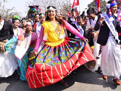 सुरू भयो माघी, थारू गाउँमा जिता मार्दै