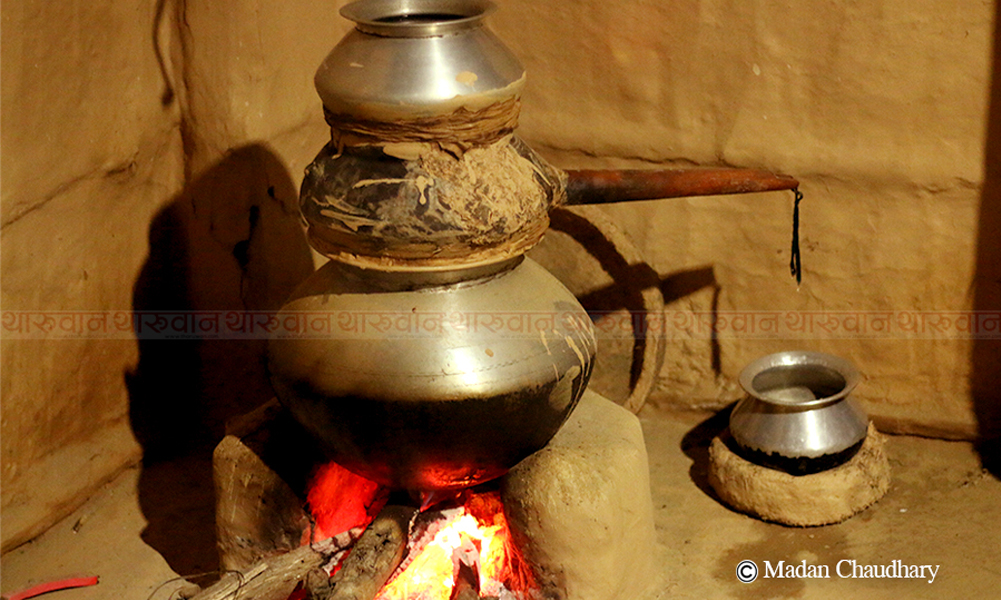 थारू समुदायको लोकप्रिय मदिरा ‘महुवा’ ब्रान्डिङमा पर्ला? यस्तो छ सरकारको नीति तथा कार्यक्रम