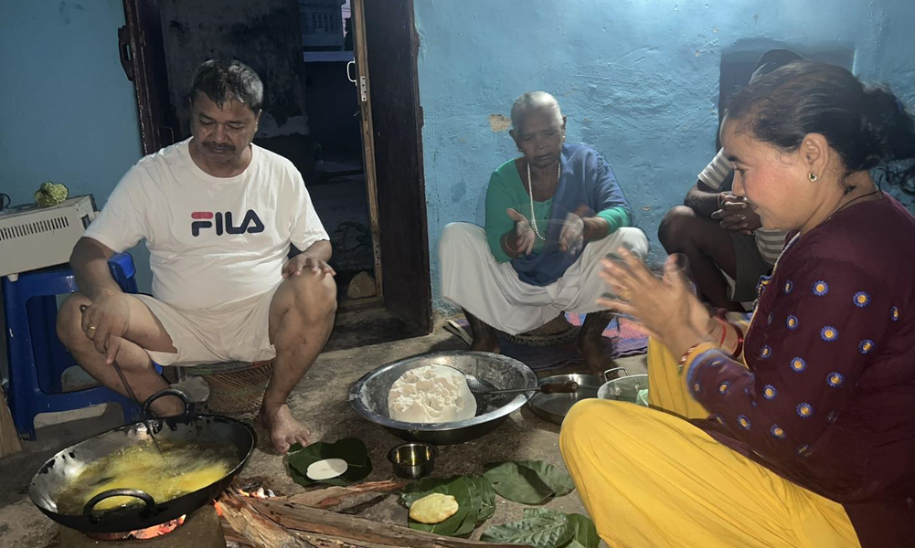 अट्वारी पर्व मनाउँदै मुख्यमन्त्री चौधरी (तस्बिरसहित)